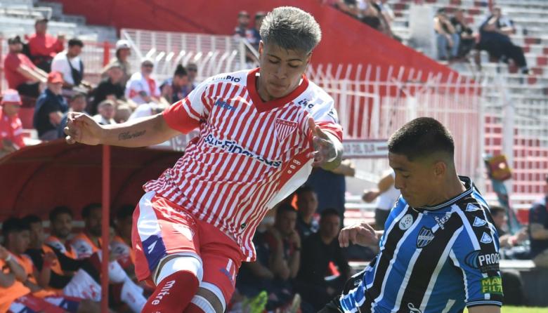 Los Andes se impuso ante Almagro y sigue en la lucha