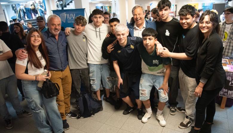 Cascallares acompañó a los estudiantes que participaron de la Expo Universidad
