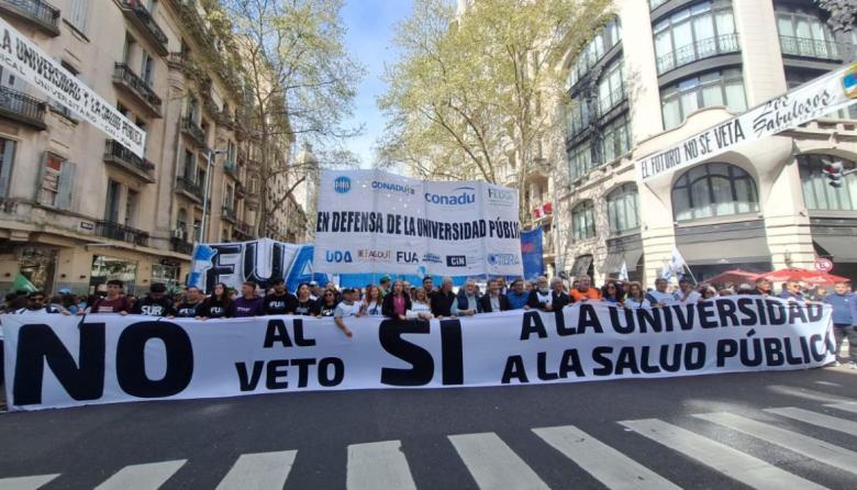 Ley aprobada pero en duda: “Es una situación inédita para la democracia argentina”, sostuvo Calzoni
