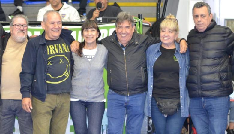 "Cacho" Espínola alertó que “quieren destruir las instituciones gremiales”