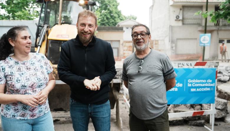 Otermín recorrió con vecinos un nuevo frente de obra en Temperley