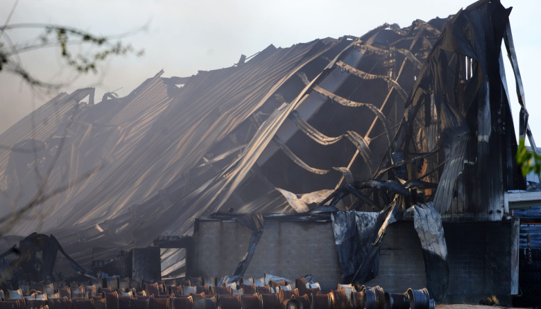 Comenzaron las pericias para determinar el origen de la explosión en Ezeiza