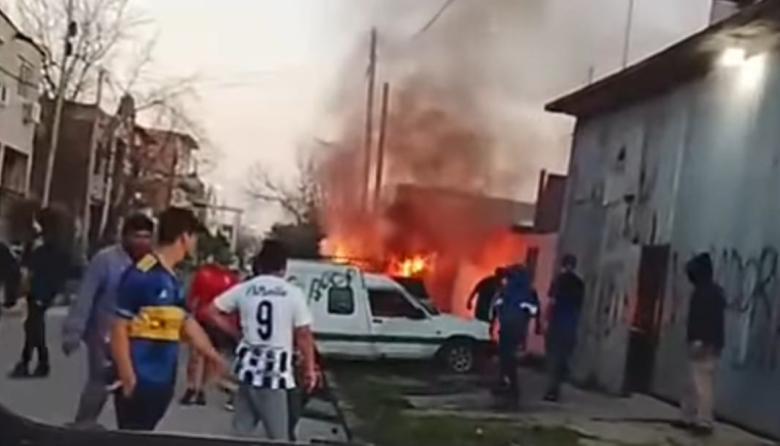 La familia de dos hermanos fallecidos por un incendio denuncia que los asesinaron con "bombas molotov"