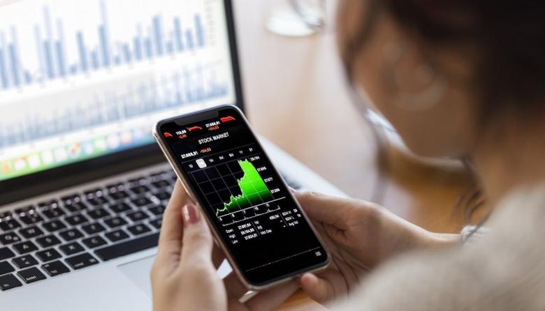 Cómo aprovechar el medio aguinaldo: plazos fijos, fondos comunes y oportunidades en dólares