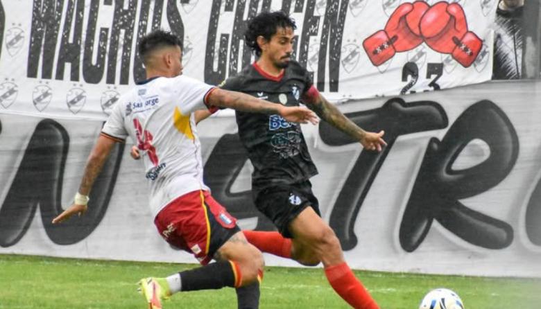 El barrio no duerme: Claypole va por la Copa Argentina