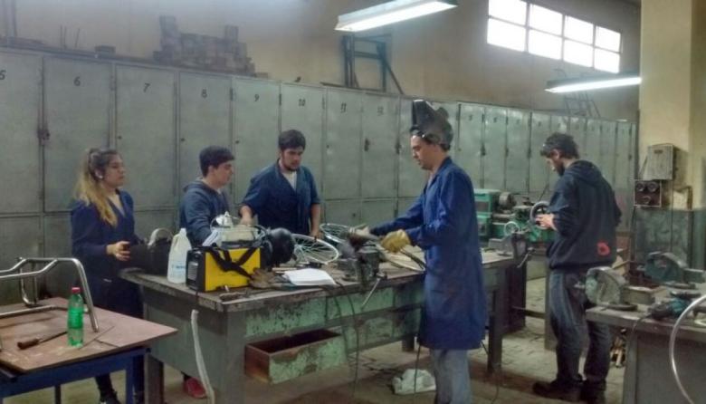 Preocupación por el ajuste en la educación técnica