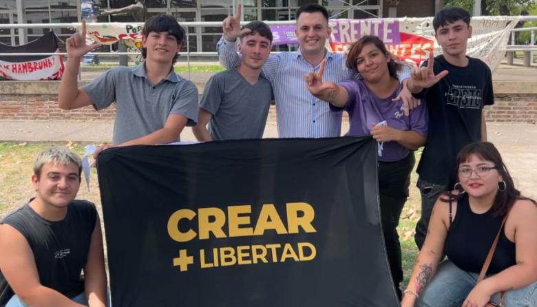 Moroni desembarca en la UNLA para apoyar a una agrupación juvenil