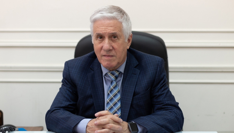 Darío Díaz Pérez tensiona y ordena la pelea interna por los congresales en Lanús