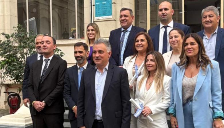 Agenda mileísta: boleta única de papel e instalar la unicameralidad