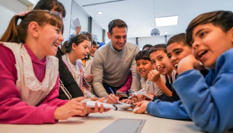 Lanús otorgará una ayuda escolar de 200 mil pesos por hijo a trabajadores municipales