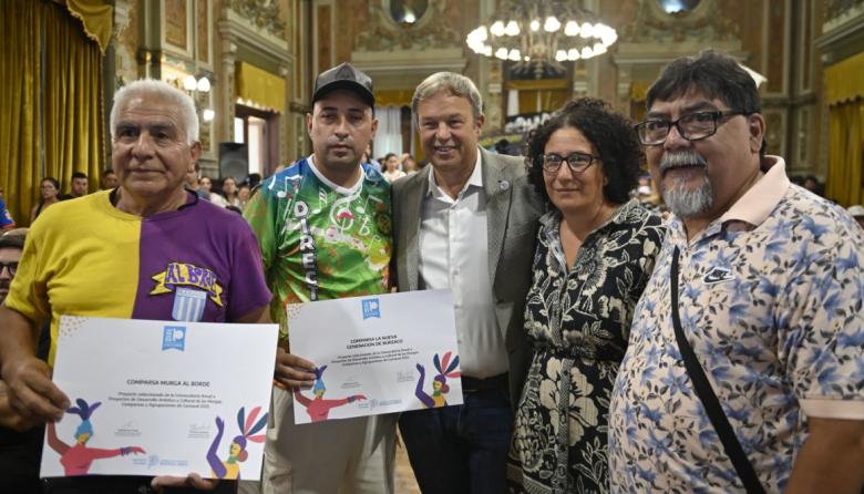Emotivo reconocimiento provincial a comparsas del distrito por su aporte cultural al Carnaval