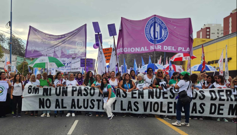 Las mujeres ganan menos y trabajan más: Datos de la desigualdad en el mundo laboral