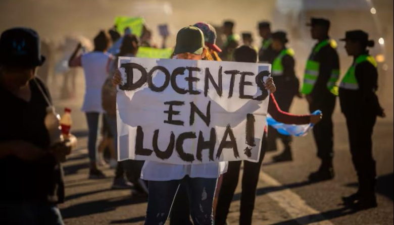 A casi un mes del inicio de clases, varias provincias están en conflicto con sus docentes