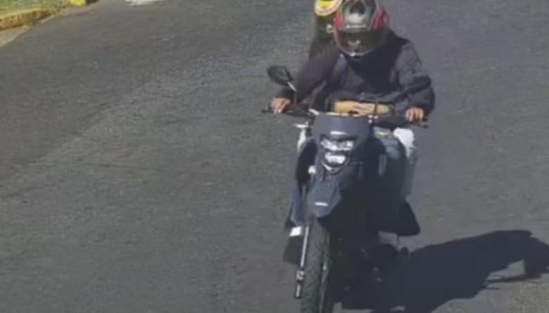 Motochorros atacaron a un prefecto: un ladrón abatido, un detenido y un prófugo