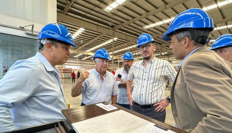 Cascallares y Quattromo recorrieron la empresa Barbieri