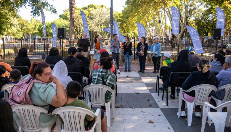 El municipio entregó anteojos a vecinos de Almirante Brown