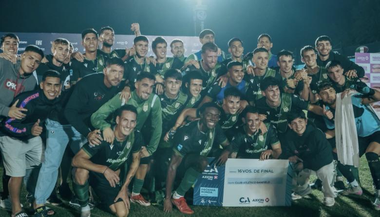 Goleó Banfield y avanzó en la Copa Argentina