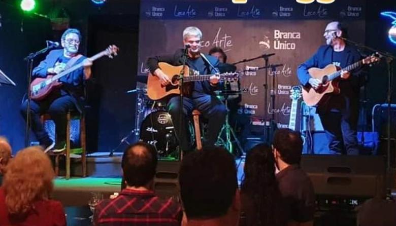 Los Fantasmas de Liverpool y Creedencials en Loco Arte