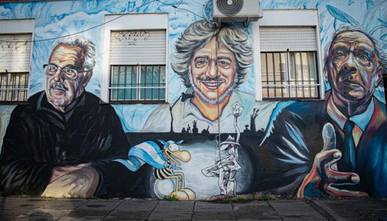 Un nuevo mural en homenaje a Raúl Soldi recibe a quienes ingresan al municipio
