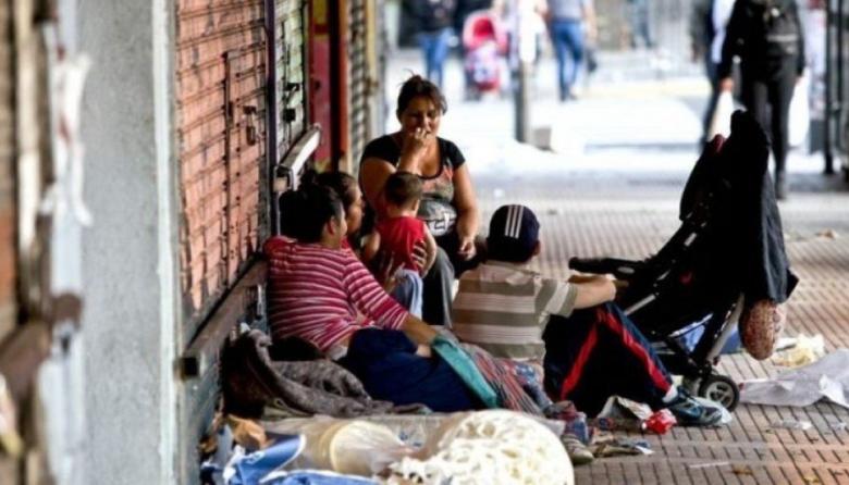 La falta de empleo empuja a más familias a la calle
