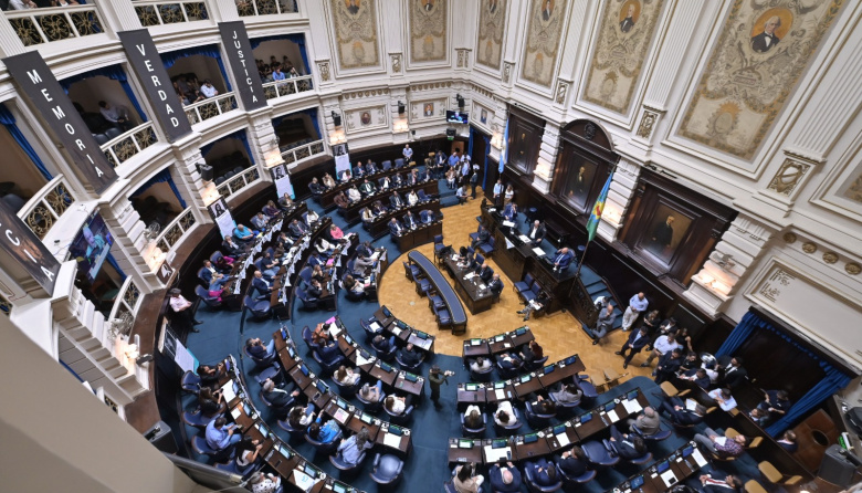 La interna peronista mete la cola y extiende la indefinición por las comisiones