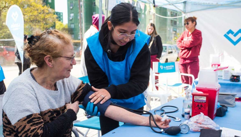 "Sábados de Salud en el Barrio" en la plaza Leandro N. Alem