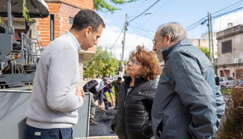 Julián Álvarez supervisó el avance de las obras de repavimentación en Remedios de Escalada