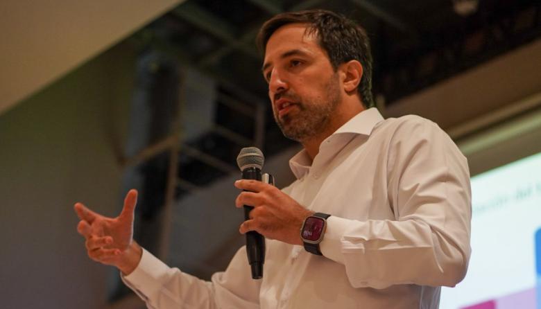 Kreplak alertó que el sistema de salud está en "estado crítico"