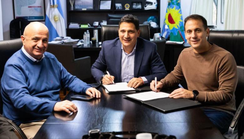 Acuerdo entre Julián Álvarez y el ministro Marinucci para reforzar los controles del tránsito pesado