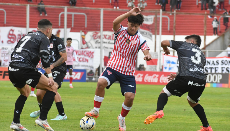 Los Andes sumó un punto ante el puntero de la Zona