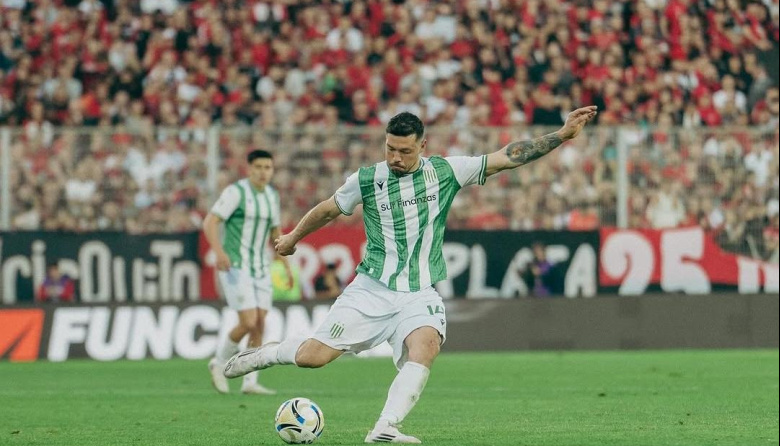 Banfield rescindió el contrato de Sergio Vittor