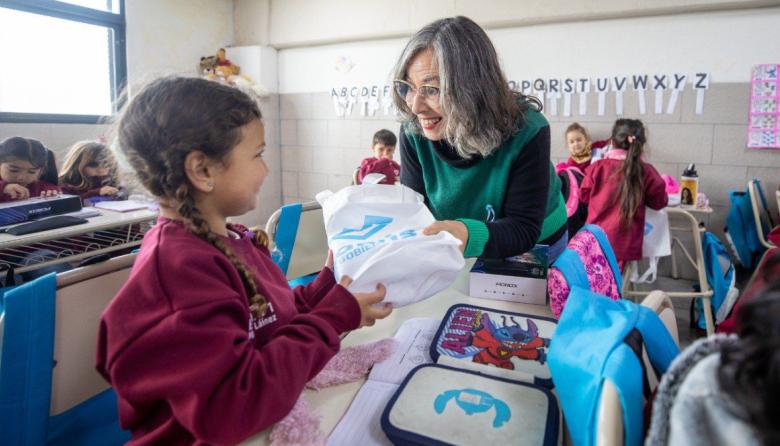 Entregan nuevas tablets a los estudiantes de primer grado de la EMPN N°1 “Manuel Láinez”