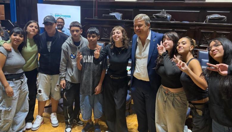 Estudiantes realizan visitas educativas a la República de los Niños y la Legislatura bonaerense
