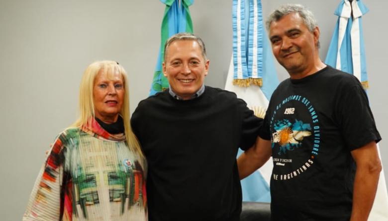 Gray se reunió con autoridades de la SADE