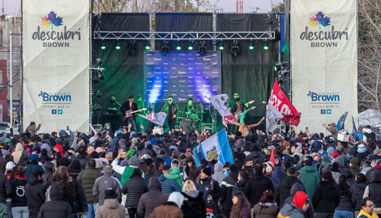 Más de 3 mil personas vibraron con el recital “Almirante Brown despide al Indio Solari”