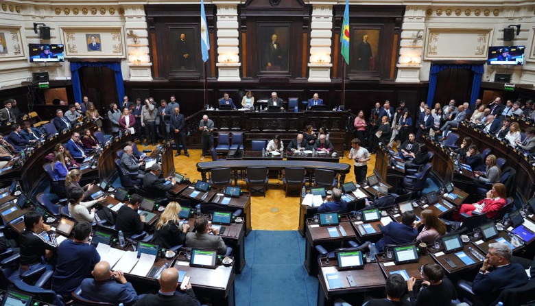 La oposición logró las firmas y deberán llamar a sesión especial por el IOMA