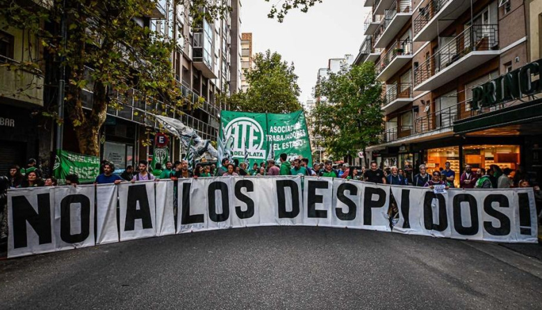 Desguace del estado: La gestión libertaria despidió 75 estatales por día