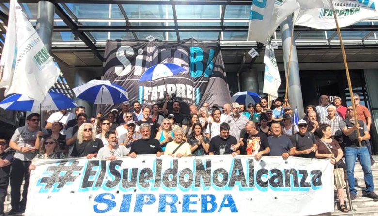 Casi siete de cada 10 trabajadores de prensa cobran salarios por debajo de la canasta básica