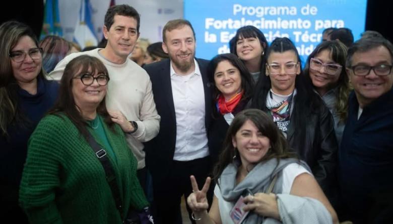 Otermin y de Pedro presentaron un programa para fortalecer la Educación Técnica