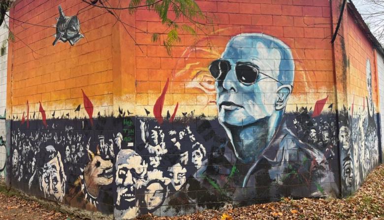 Brown homenajea al Indio Solari con murales en Burzaco, Ministro Rivadavia y Longchamps