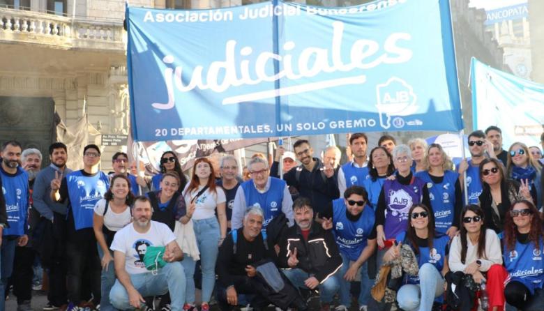 La AJB reclamó la urgente reapertura de las negociaciones salariales