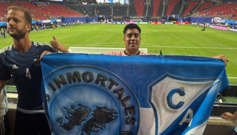 Un hincha de Temperley fue protagonista de la fiesta argentina en el Mundial