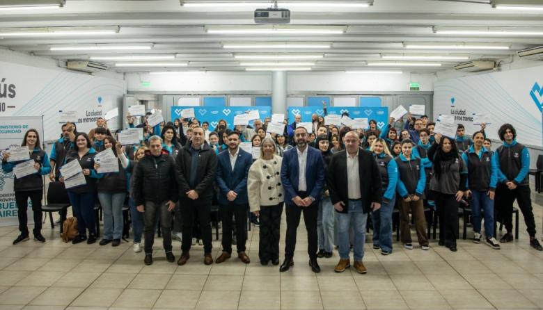Entregan certificados a los agentes del Centro de Monitoreo Municipal