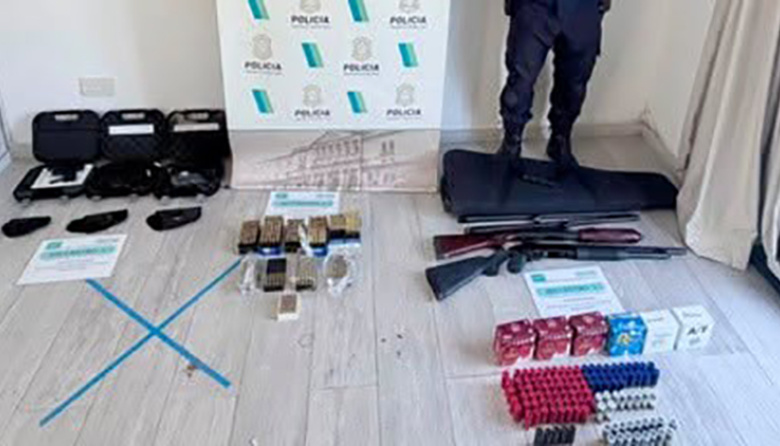 Le pegaba a su pareja y escondía un arsenal: cayó tras un allanamiento en un country de Canning