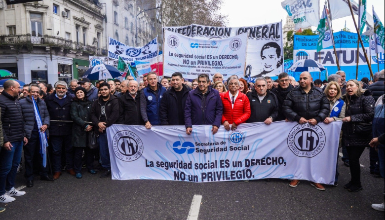 Gremios marcharon con jubilados con un dato escalofriante: Crecen las muertes evitables