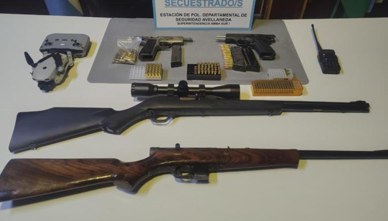 Gerli: espiaba a sus vecinos con un dron y los amenazó de muerte con un arma