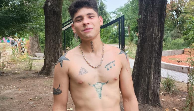 Fue a festejar al Obelisco y desapareció: desesperada búsqueda de un joven de Lanús