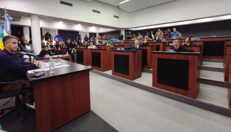 Fuertes cruces por el convenio con la UBA para implementación del CBC en Ezeiza