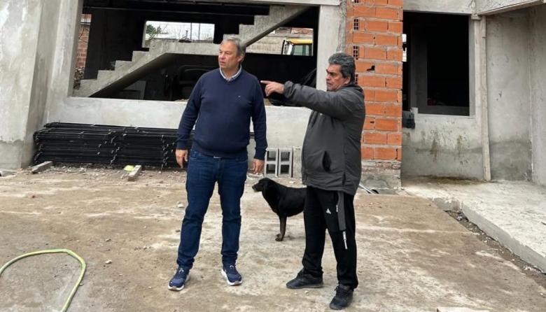 Cascallares recorrió los avances del nuevo edificio de la Escuela Secundaria N° 26 en Glew