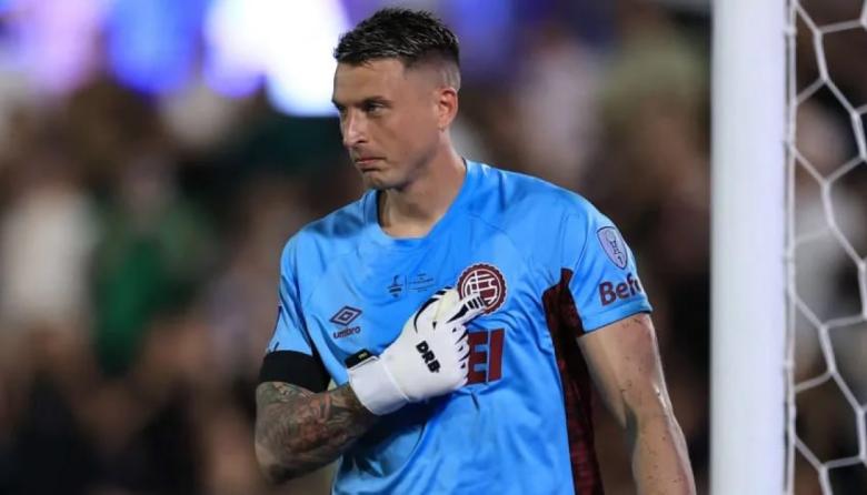 Dos jugadores de Lanús llegaron a los cien partidos con el club